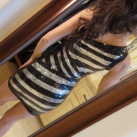 2b Bebe Limited Edition structured sequined one-shoulder dress, XS - Picture 11 of 17